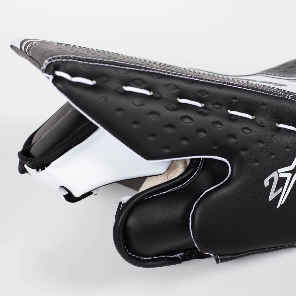 Bauer Vapor 2X Senior Goalie Blocker 5 Bauer Vapor 2X Senior Goalie Blocker - Image 3