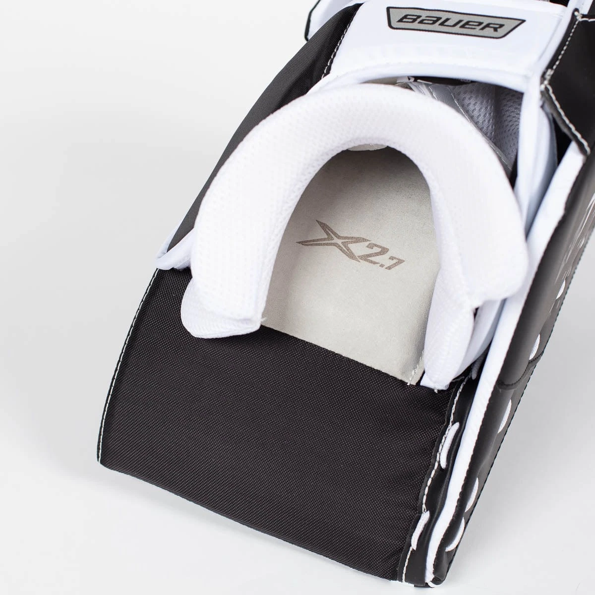 Bauer Vapor X2.7 Senior Goalie Blocker 8 Bauer Vapor X2.7 Senior Goalie Blocker - Image 6