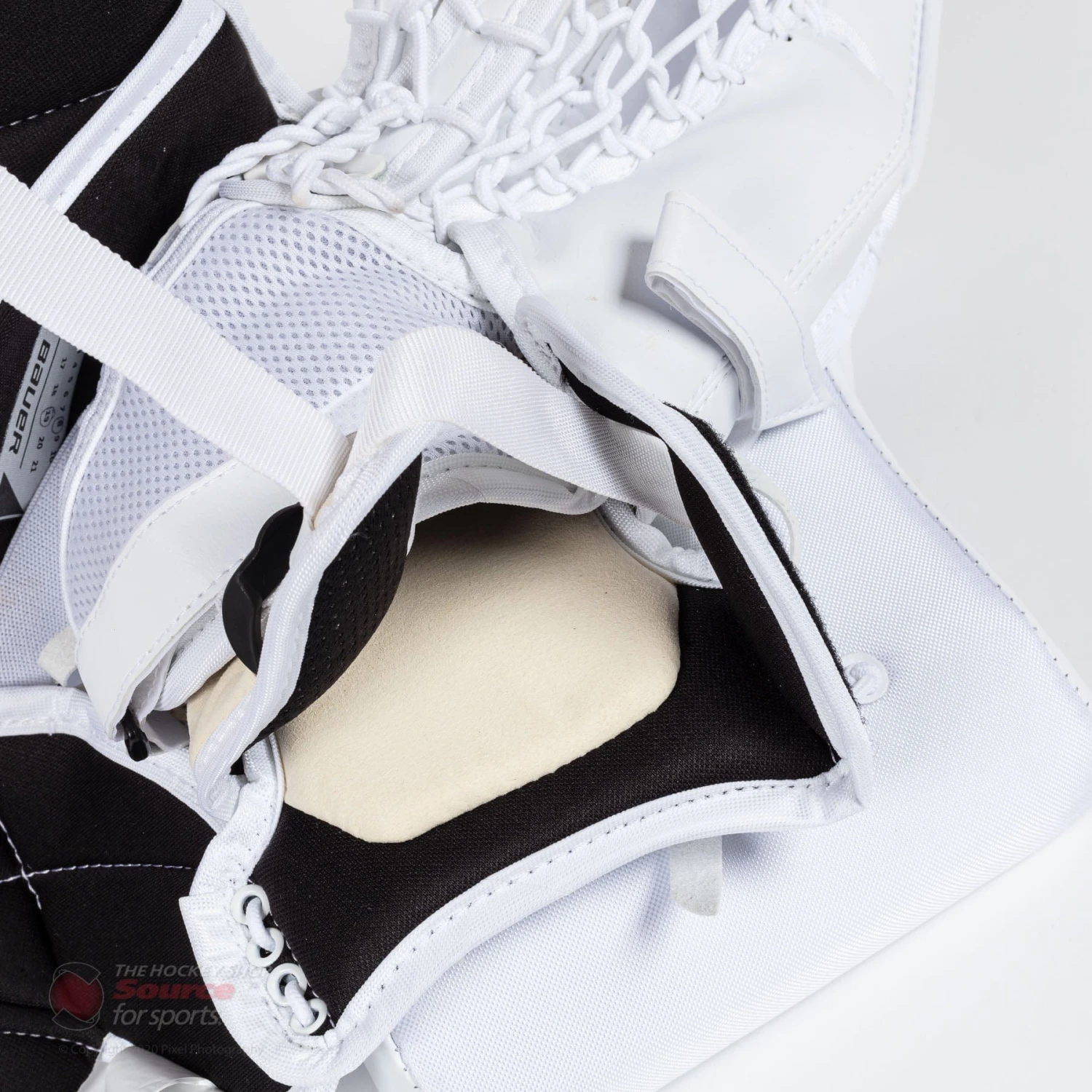 Bauer GSX Intermediate Goalie Catcher S20 11 Bauer GSX Intermediate Goalie Catcher S20 - Image 9