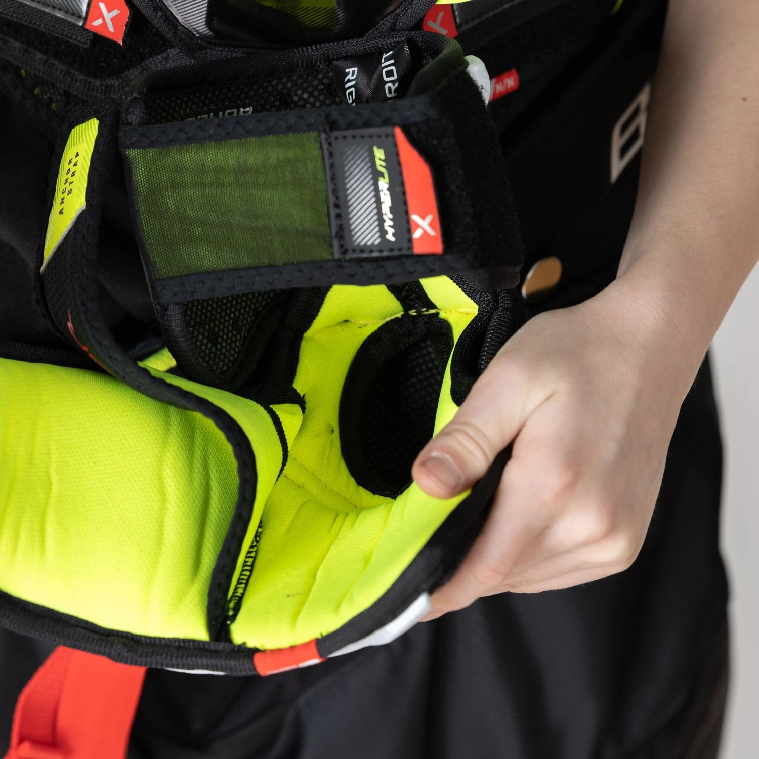 Bauer Vapor Hyperlite Junior Hockey Elbow Pads 14 Bauer Vapor Hyperlite Junior Hockey Elbow Pads - Image 12