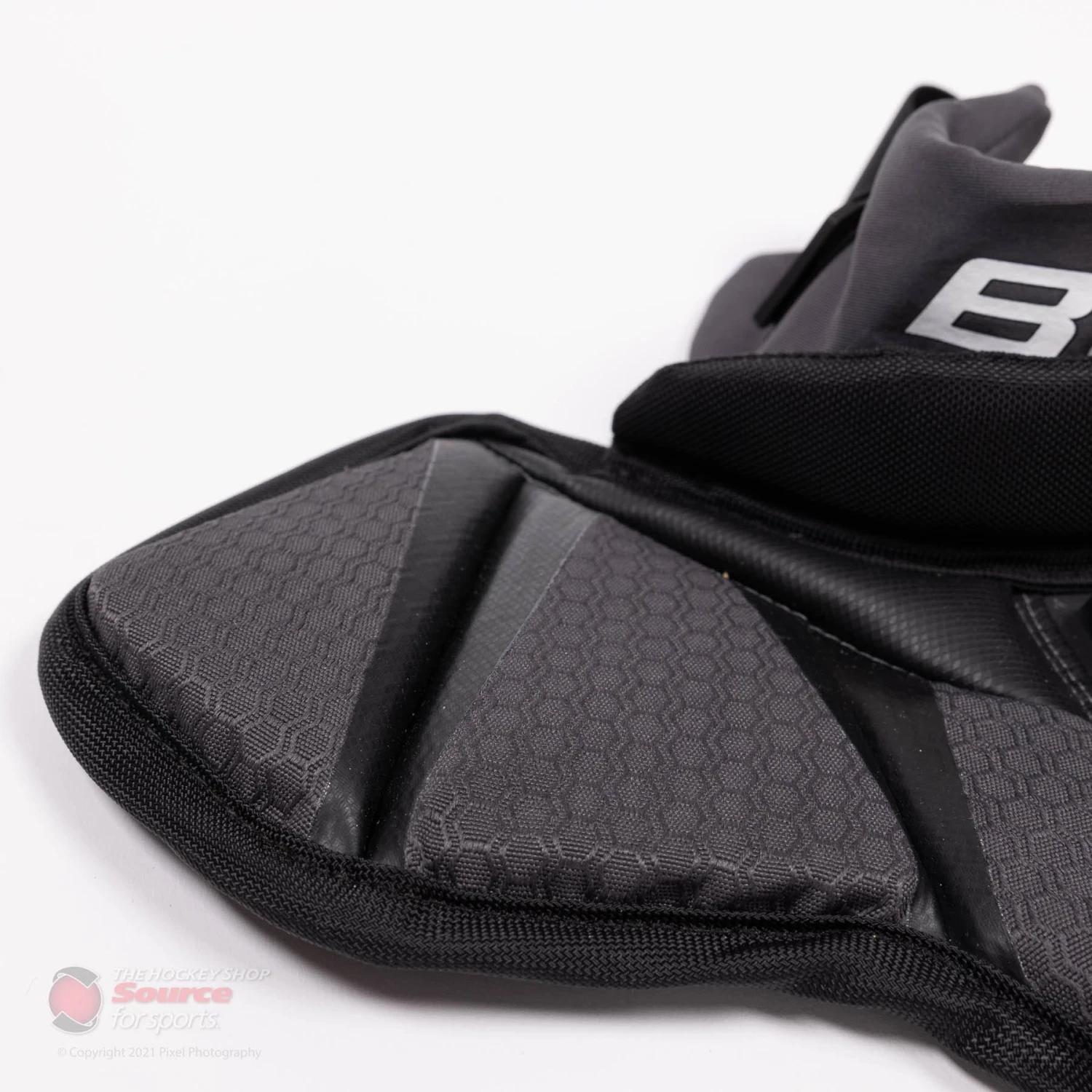 Bauer Pro Senior Goalie Neck Guard 5 Bauer Pro Senior Goalie Neck Guard - Image 3