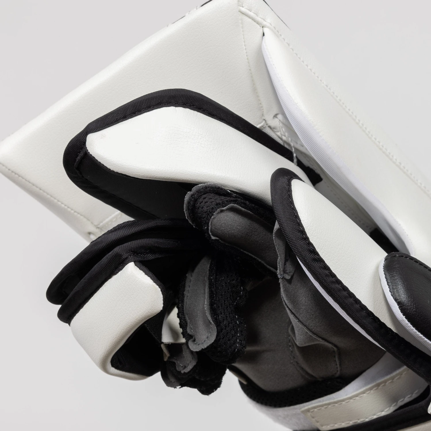 Brian's OPTiK X3 Junior Goalie Blocker 12 Brian's OPTiK X3 Junior Goalie Blocker - Image 10