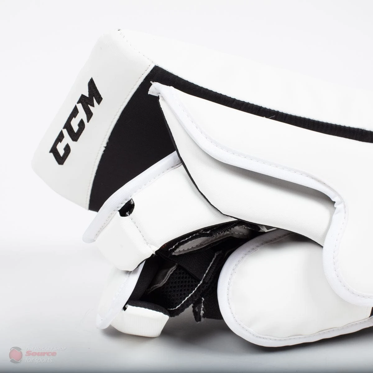 CCM Extreme Flex E4.9 Intermediate Goalie Blocker - Source Exclusive 6 CCM Extreme Flex E4.9 Intermediate Goalie Blocker - Source Exclusive - Image 4