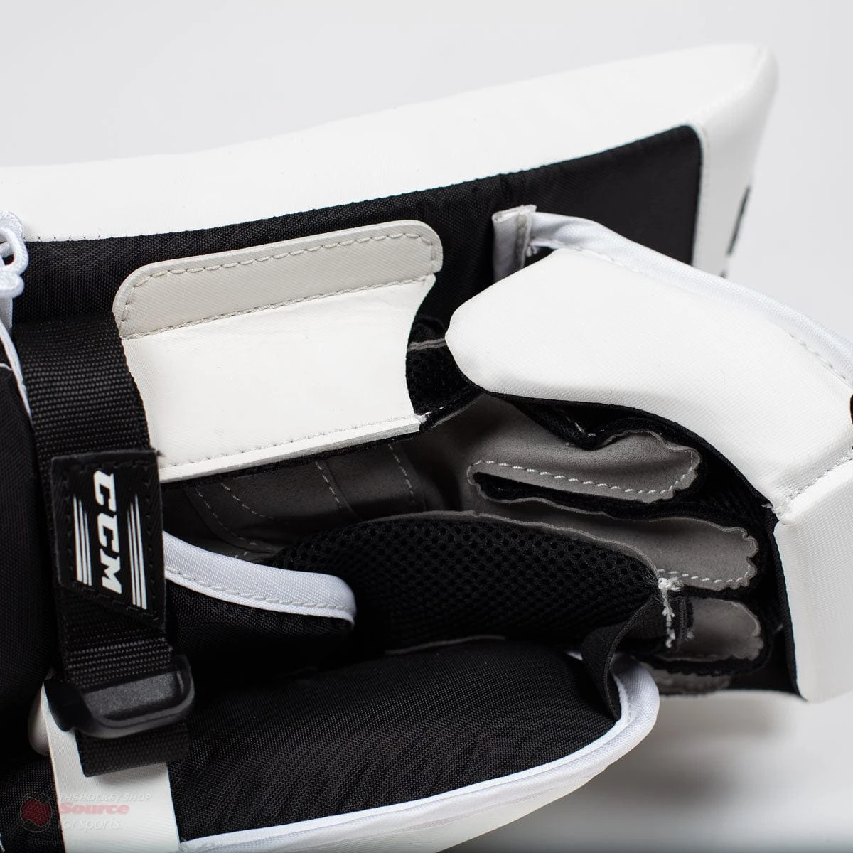 CCM Extreme Flex E4.9 Intermediate Goalie Blocker - Source Exclusive 8 CCM Extreme Flex E4.9 Intermediate Goalie Blocker - Source Exclusive - Image 6