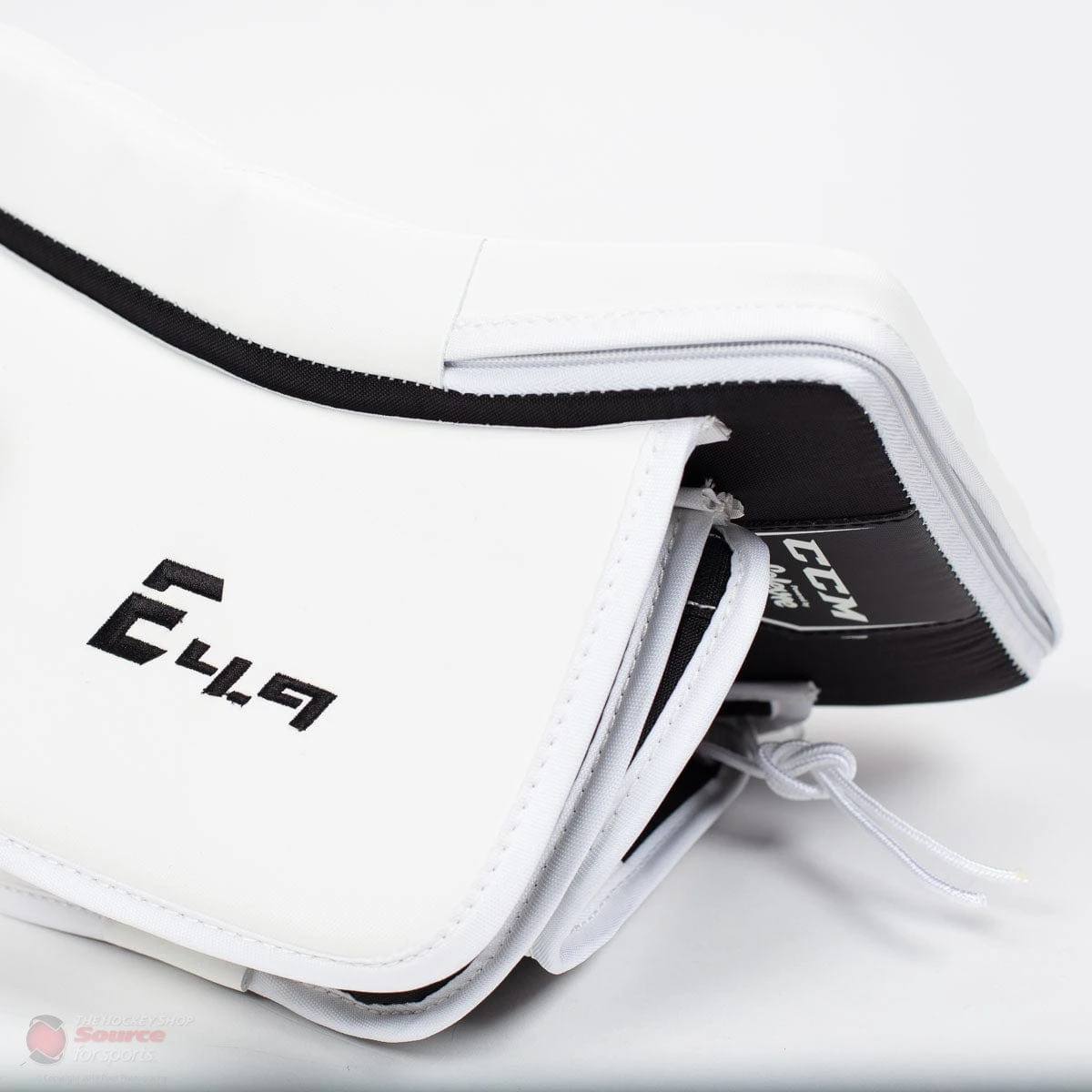 CCM Extreme Flex E4.9 Senior Goalie Blocker - Source Exclusive 6 CCM Extreme Flex E4.9 Senior Goalie Blocker - Source Exclusive - Image 4
