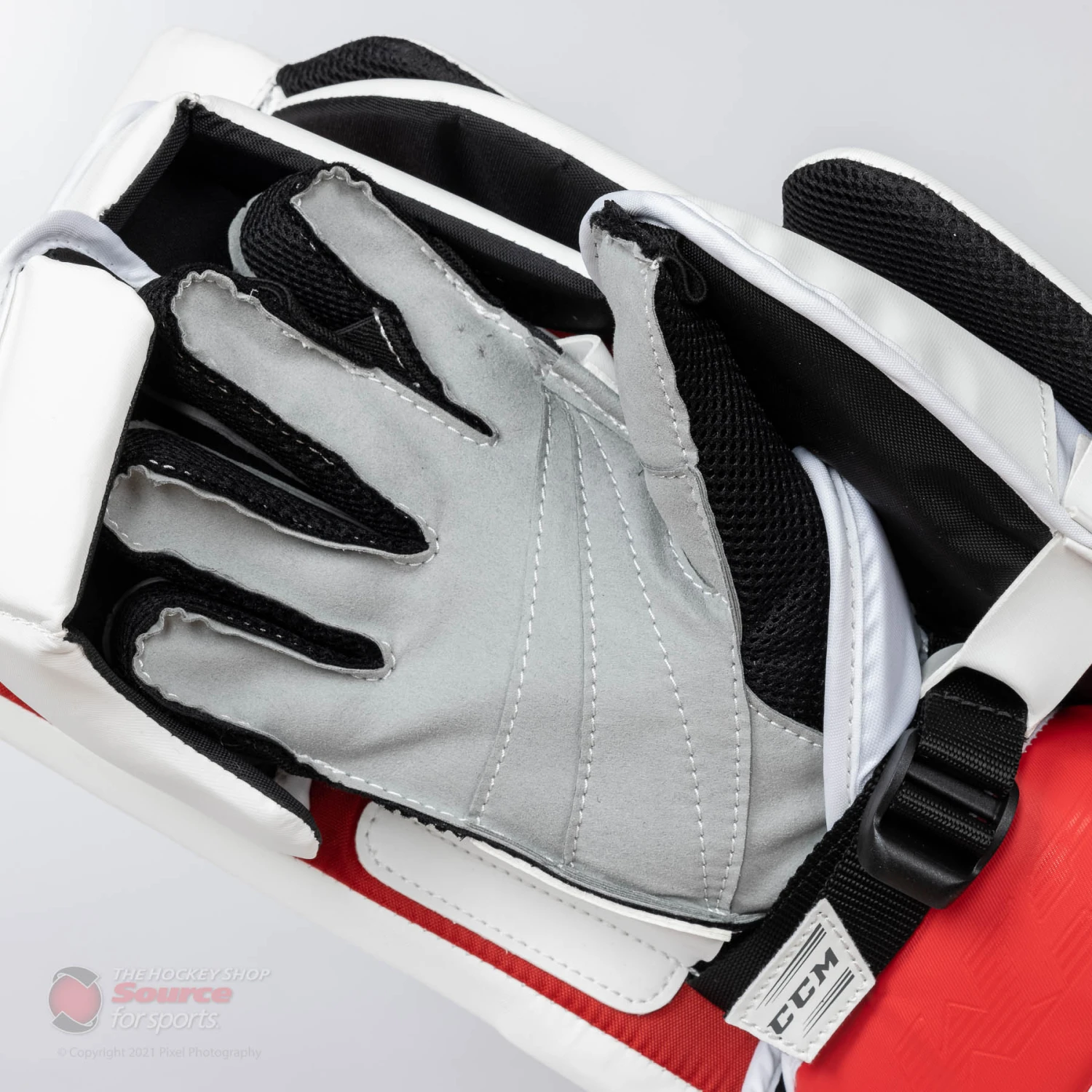 CCM Extreme Flex E5.5 Senior Goalie Blocker 12 CCM Extreme Flex E5.5 Senior Goalie Blocker - Image 10