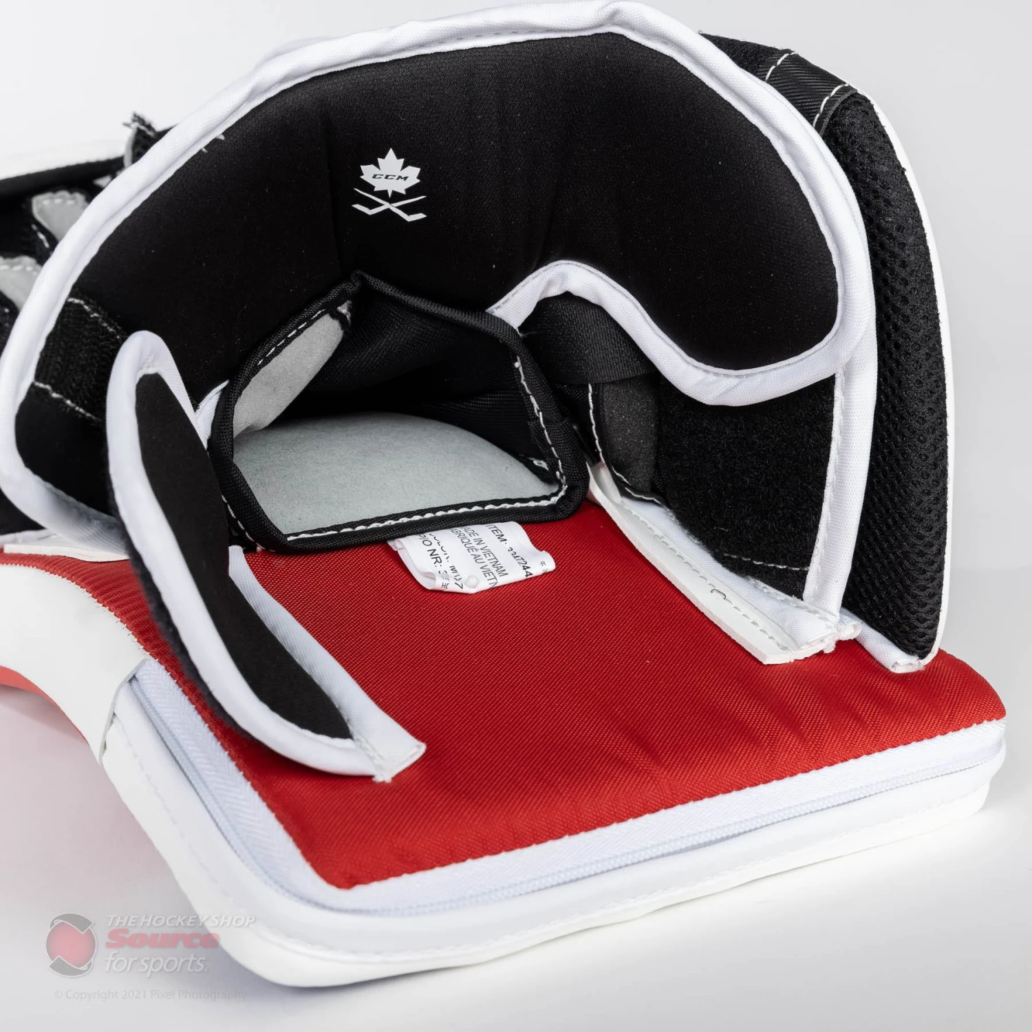 CCM Extreme Flex E5.5 Senior Goalie Blocker 14 CCM Extreme Flex E5.5 Senior Goalie Blocker - Image 12