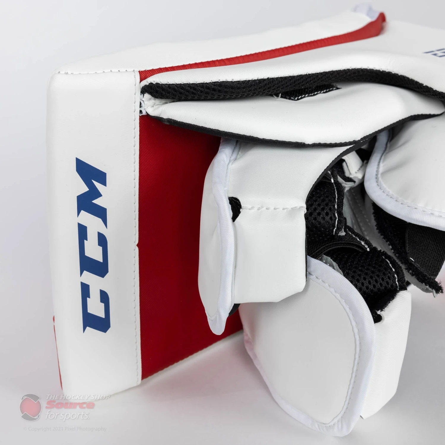 CCM Extreme Flex E5.5 Senior Goalie Blocker 11 CCM Extreme Flex E5.5 Senior Goalie Blocker - Image 9