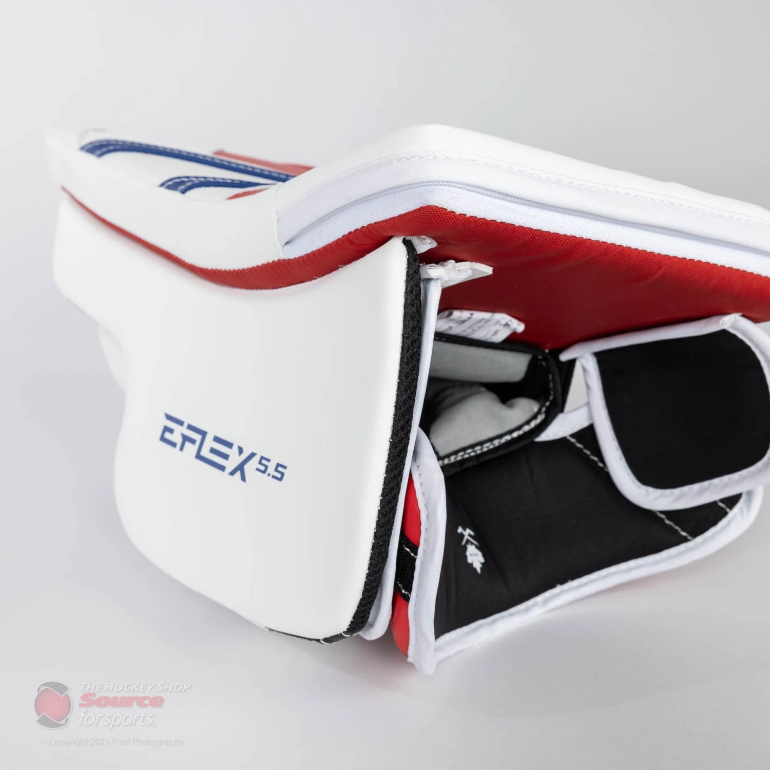 CCM Extreme Flex E5.5 Senior Goalie Blocker 8 CCM Extreme Flex E5.5 Senior Goalie Blocker - Image 6