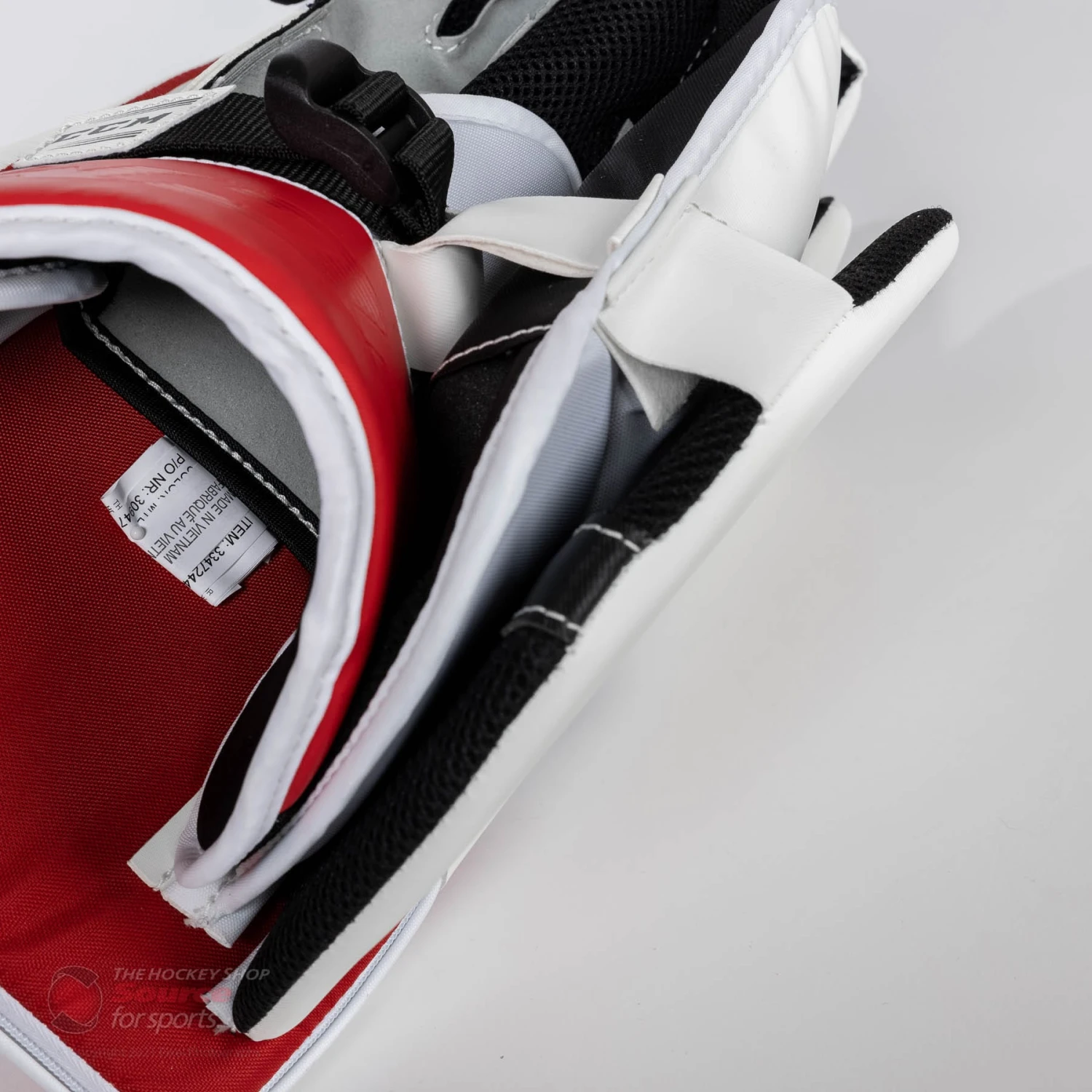 CCM Extreme Flex E5.5 Senior Goalie Blocker 13 CCM Extreme Flex E5.5 Senior Goalie Blocker - Image 11