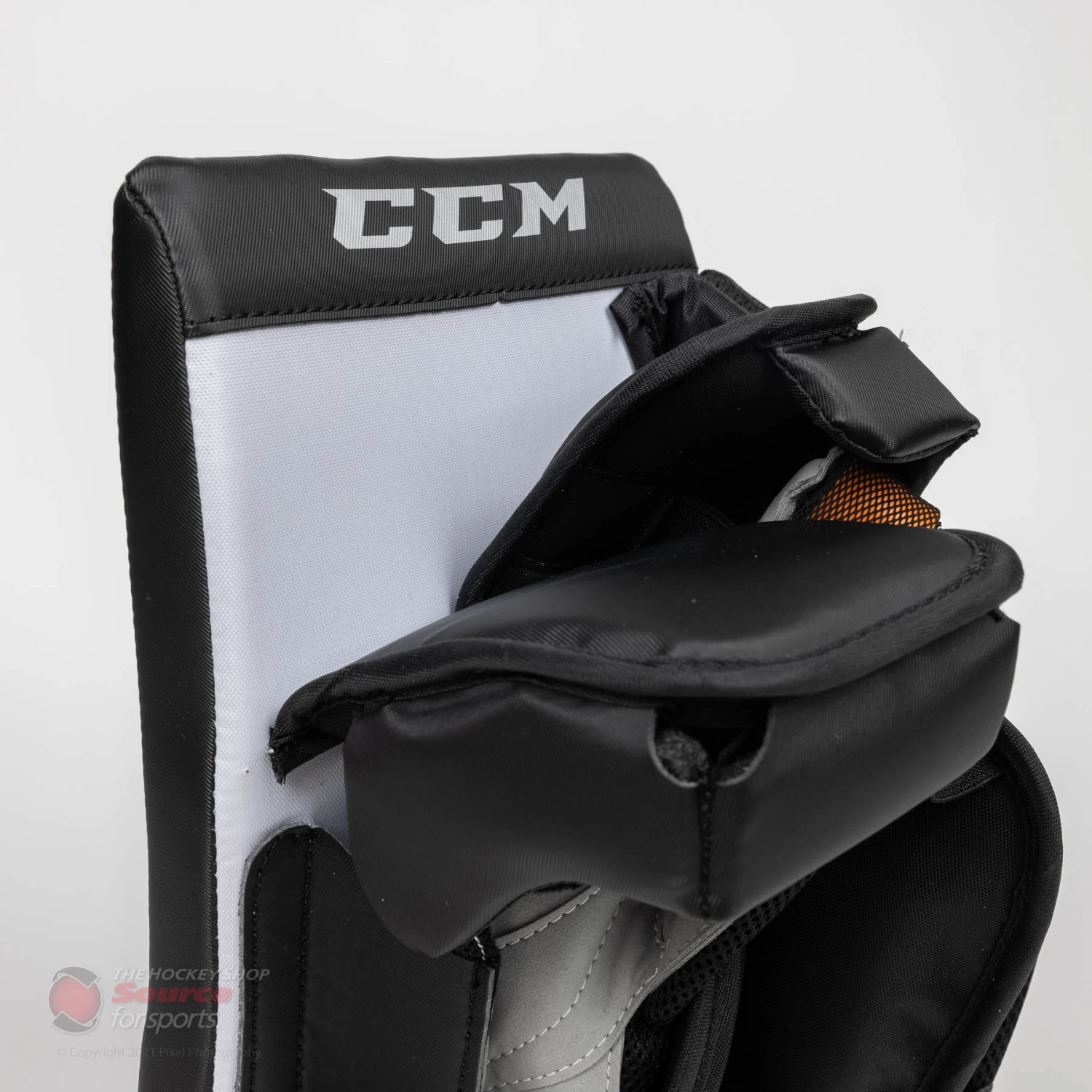 CCM Extreme Flex E5.5 Senior Goalie Blocker - Source Exclusive 6 CCM Extreme Flex E5.5 Senior Goalie Blocker - Source Exclusive - Image 4