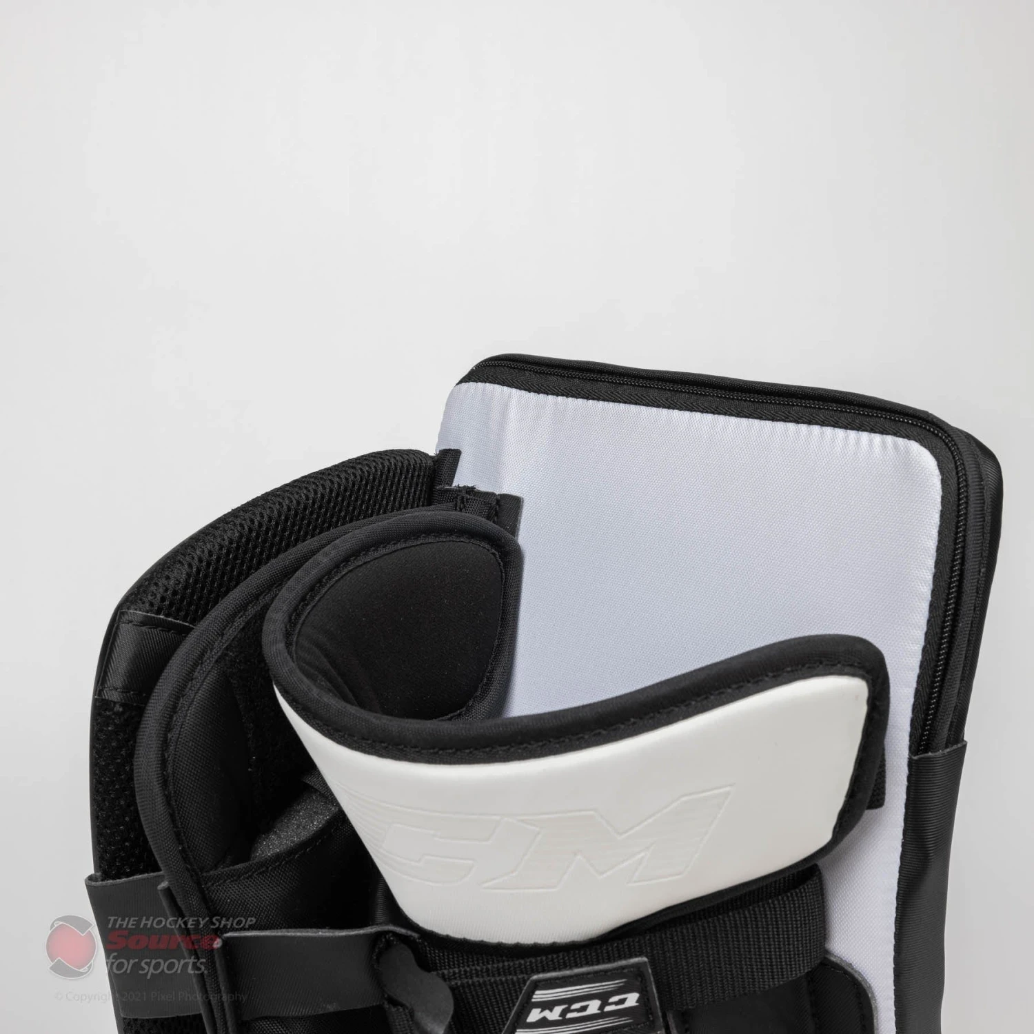 CCM Extreme Flex E5.5 Senior Goalie Blocker - Source Exclusive 10 CCM Extreme Flex E5.5 Senior Goalie Blocker - Source Exclusive - Image 8