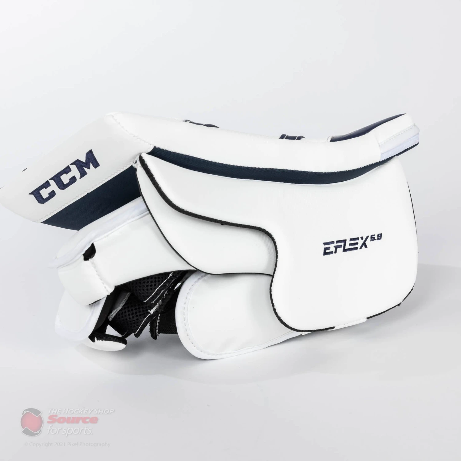 CCM Extreme Flex E5.9 Intermediate Goalie Blocker 7 CCM Extreme Flex E5.9 Intermediate Goalie Blocker - Image 5