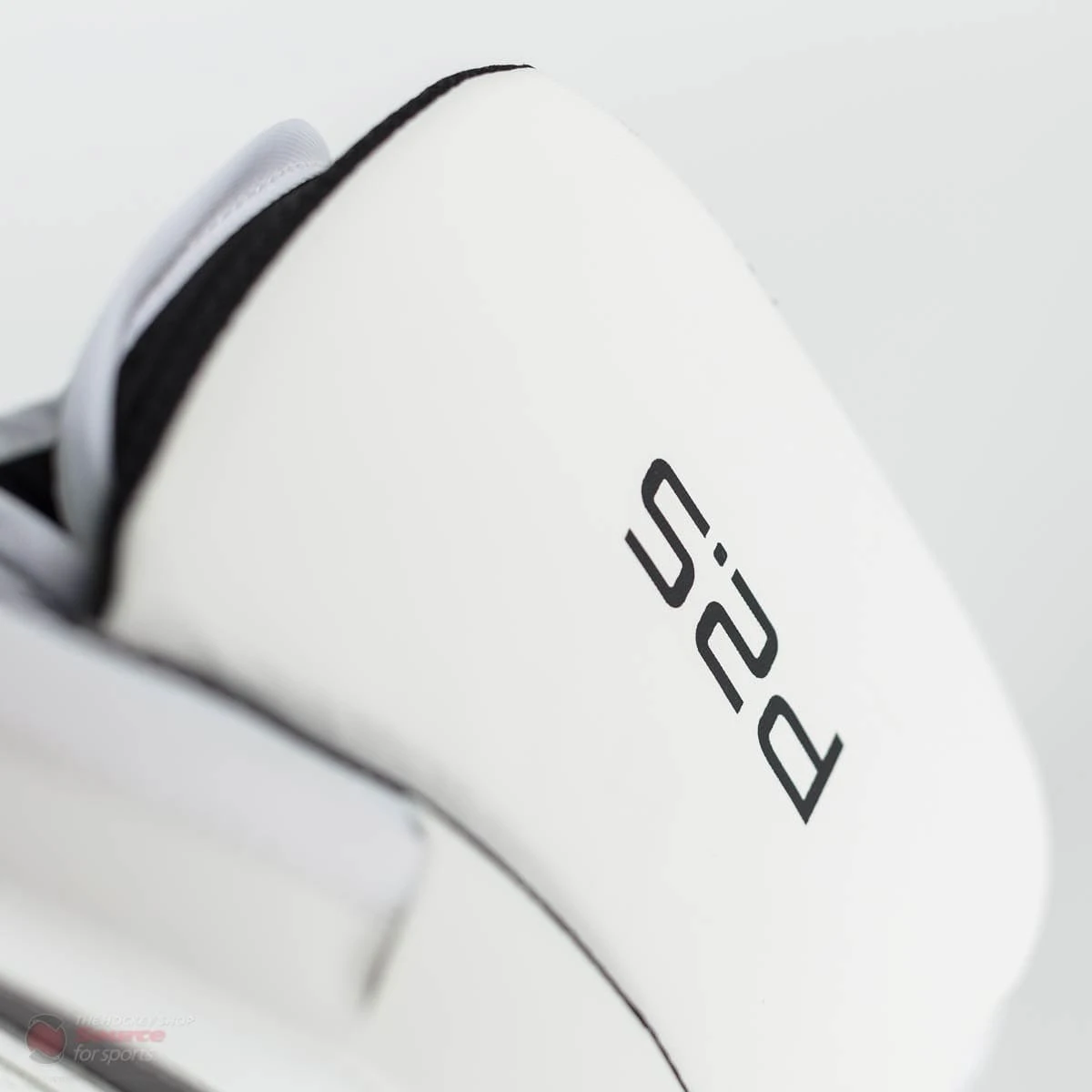 CCM Premier P2.5 Junior Goalie Blocker - Source Exclusive 5 CCM Premier P2.5 Junior Goalie Blocker - Source Exclusive - Image 3