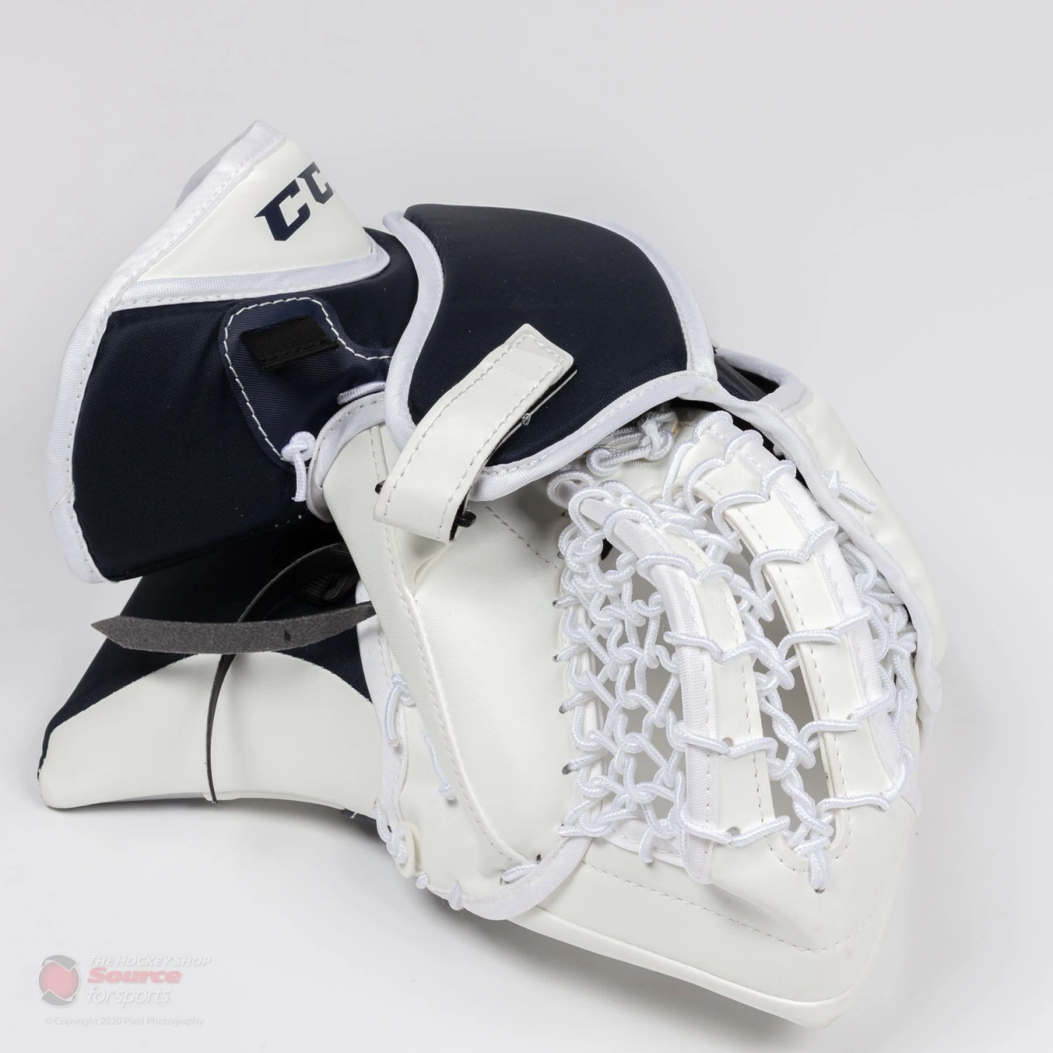 CCM Axis A1.5 Junior Goalie Catcher 9 CCM Axis A1.5 Junior Goalie Catcher - Image 7