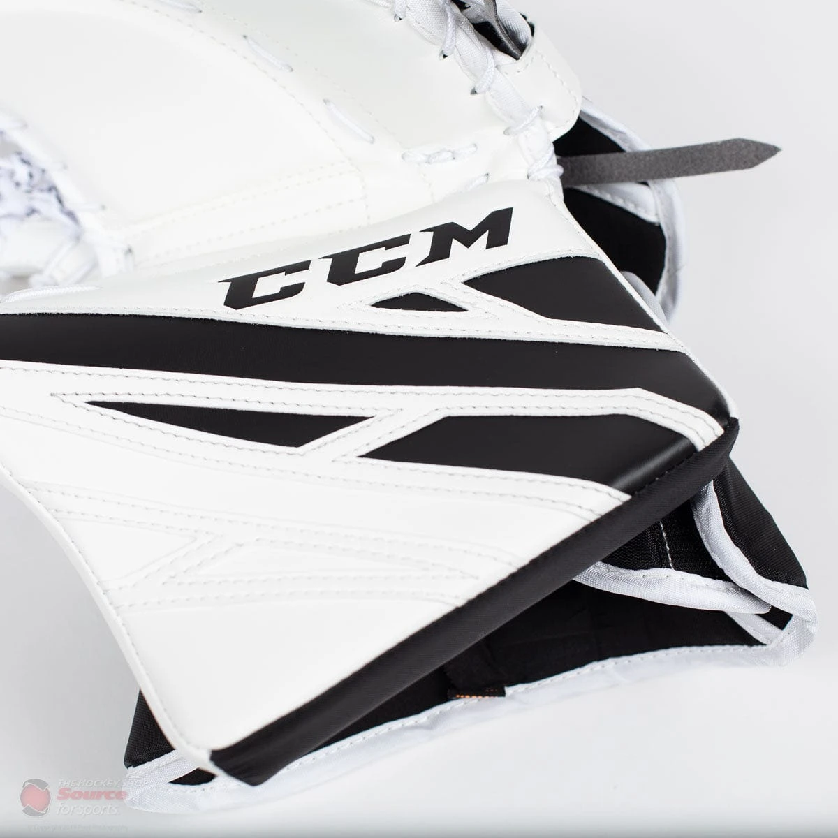 CCM Extreme Flex E4.5 Senior Goalie Catcher - Source Exclusive 9 CCM Extreme Flex E4.5 Senior Goalie Catcher - Source Exclusive - Image 7