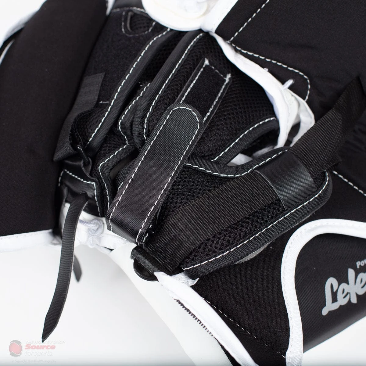 CCM Extreme Flex E4.5 Senior Goalie Catcher - Source Exclusive 10 CCM Extreme Flex E4.5 Senior Goalie Catcher - Source Exclusive - Image 8