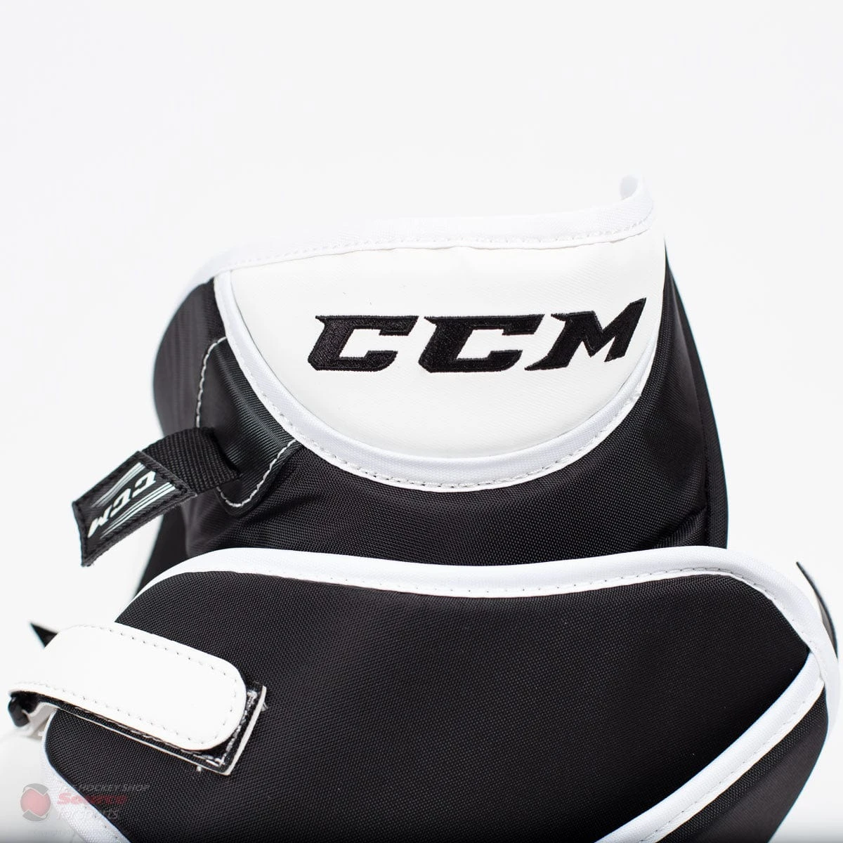 CCM Extreme Flex E4.9 Intermediate Goalie Catcher - Source Exclusive 10 CCM Extreme Flex E4.9 Intermediate Goalie Catcher - Source Exclusive - Image 8