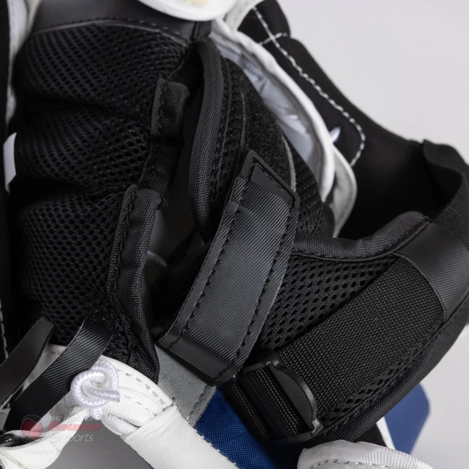 CCM Extreme Flex E5.5 Junior Goalie Catcher 15 CCM Extreme Flex E5.5 Junior Goalie Catcher - Image 13