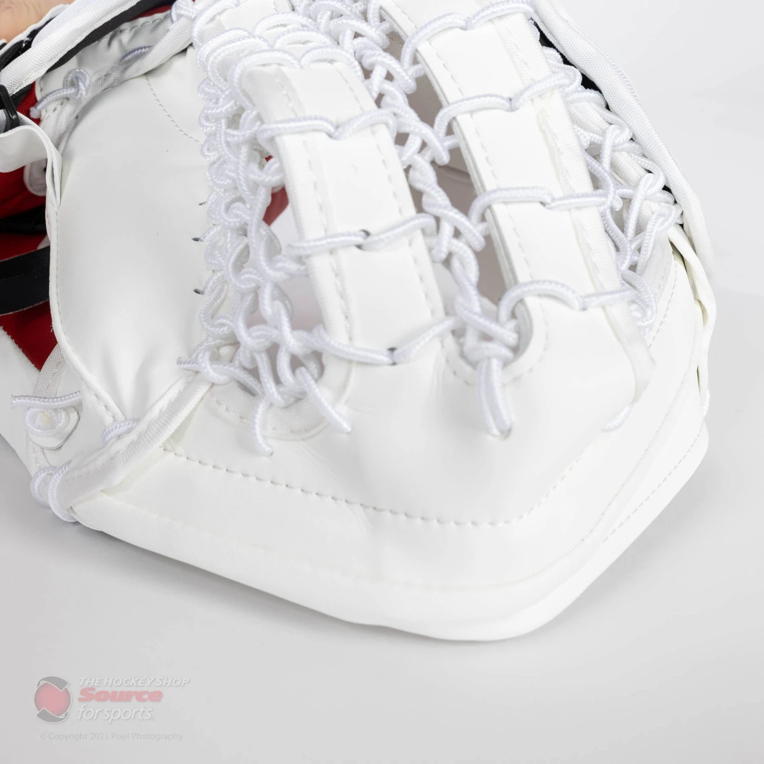 CCM Extreme Flex E5.5 Senior Goalie Catcher 14 CCM Extreme Flex E5.5 Senior Goalie Catcher - Image 12