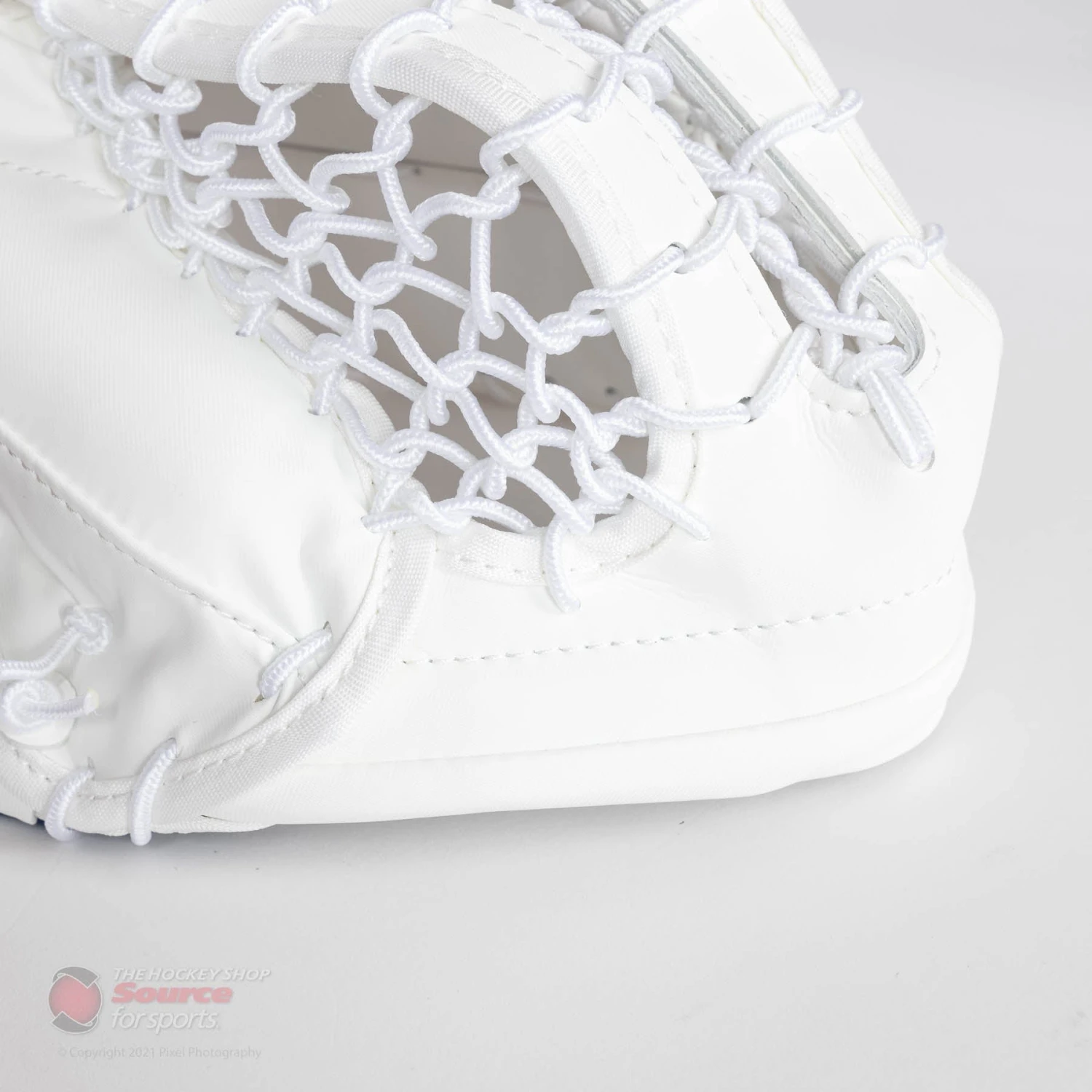 CCM Extreme Flex E5.5 Senior Goalie Catcher 12 CCM Extreme Flex E5.5 Senior Goalie Catcher - Image 10