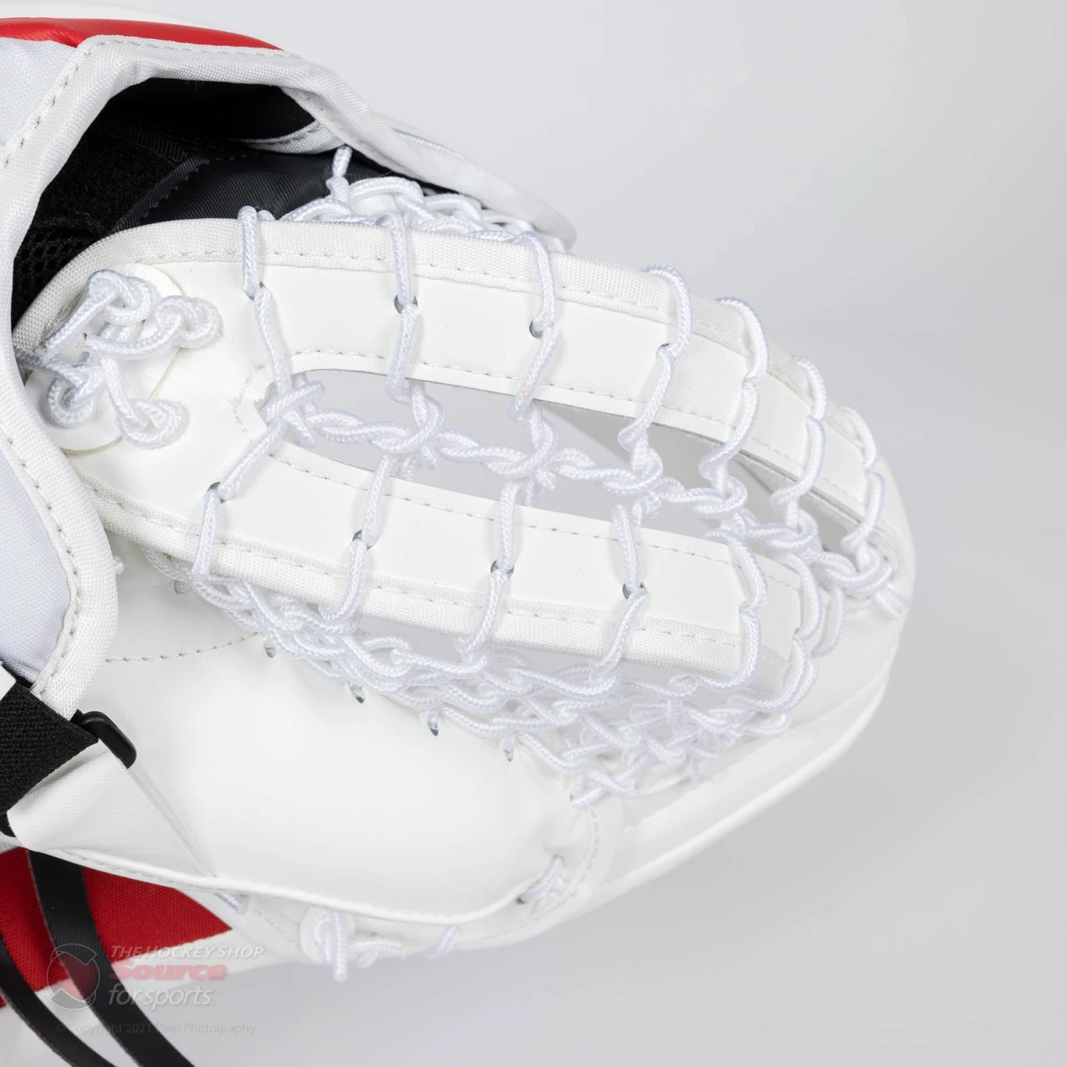 CCM Extreme Flex E5.5 Senior Goalie Catcher 11 CCM Extreme Flex E5.5 Senior Goalie Catcher - Image 9