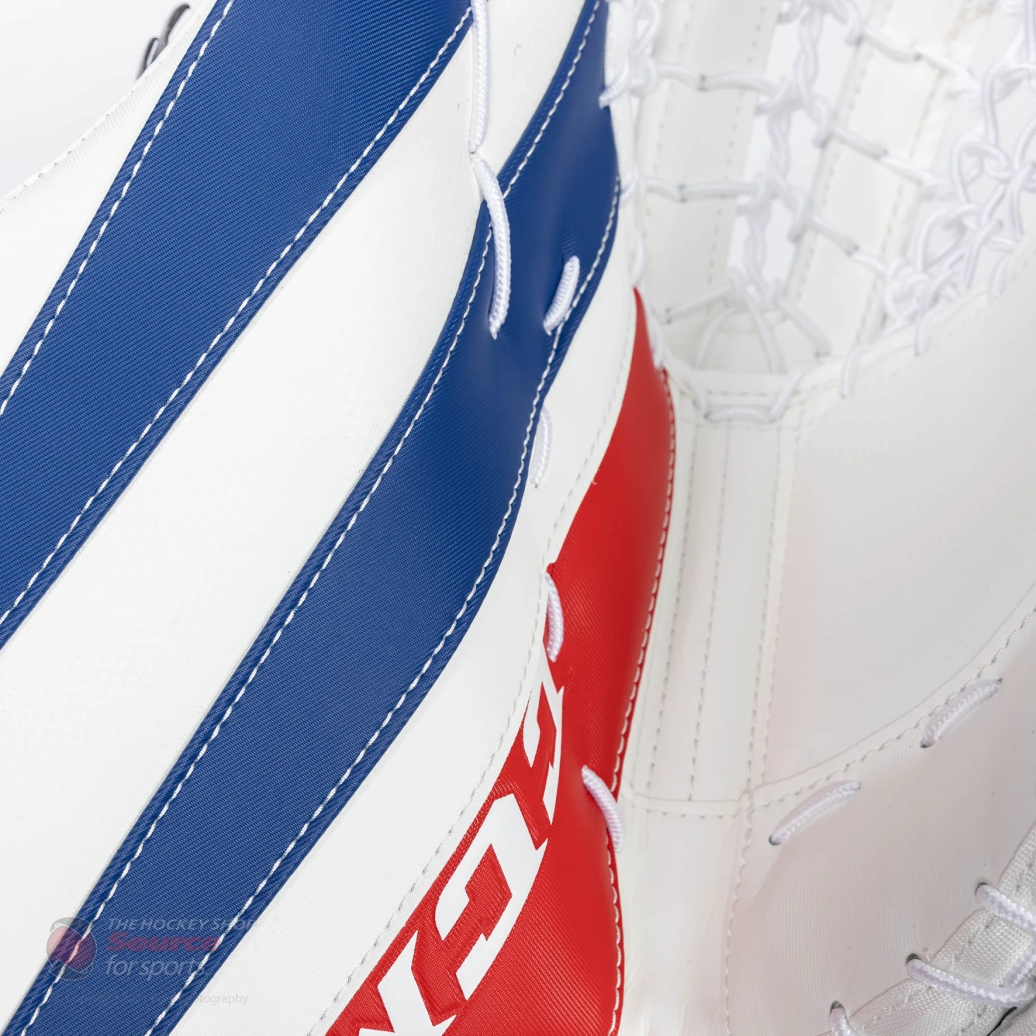 CCM Extreme Flex E5.5 Senior Goalie Catcher 7 CCM Extreme Flex E5.5 Senior Goalie Catcher - Image 5