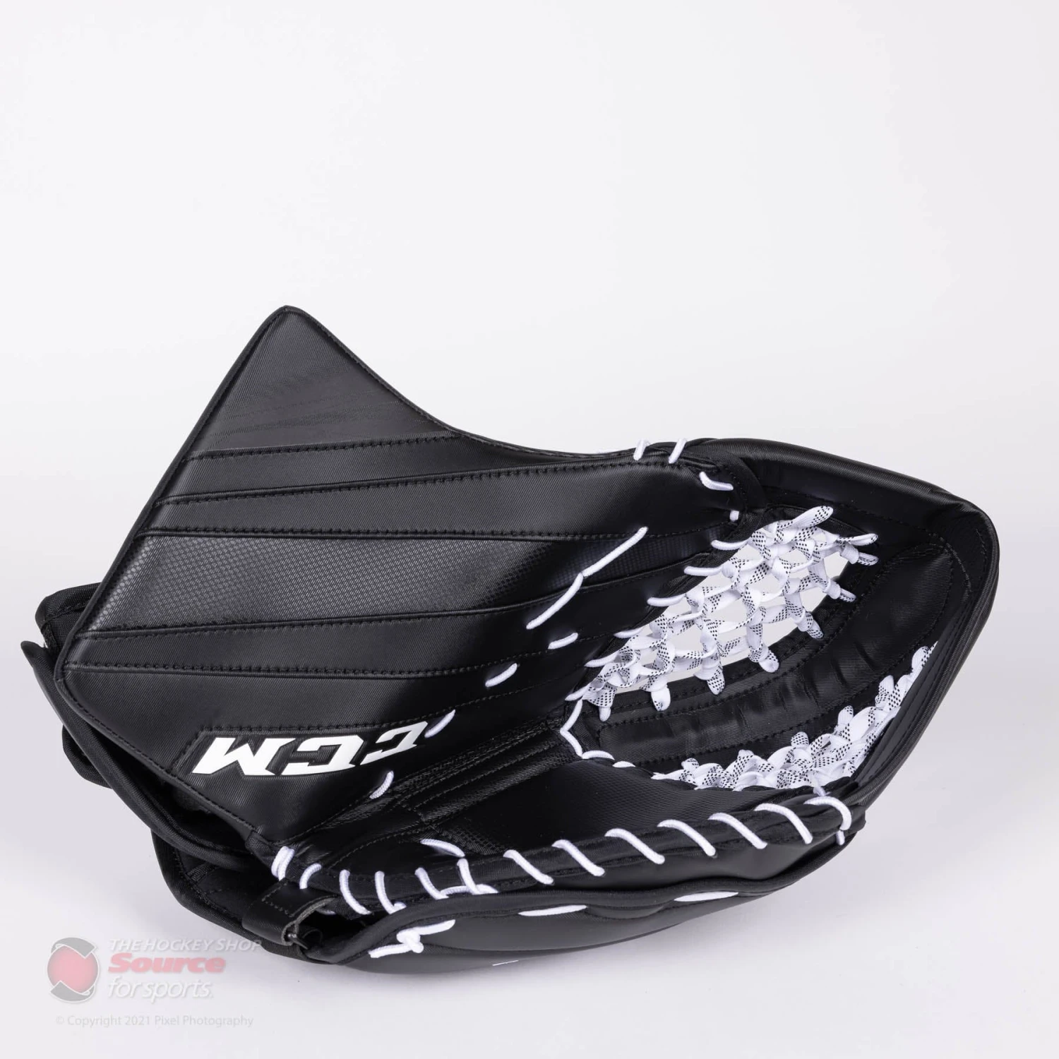 CCM Extreme Flex E5.9 Senior Goalie Catcher - Source Exclusive 4 CCM Extreme Flex E5.9 Senior Goalie Catcher - Source Exclusive - Image 2