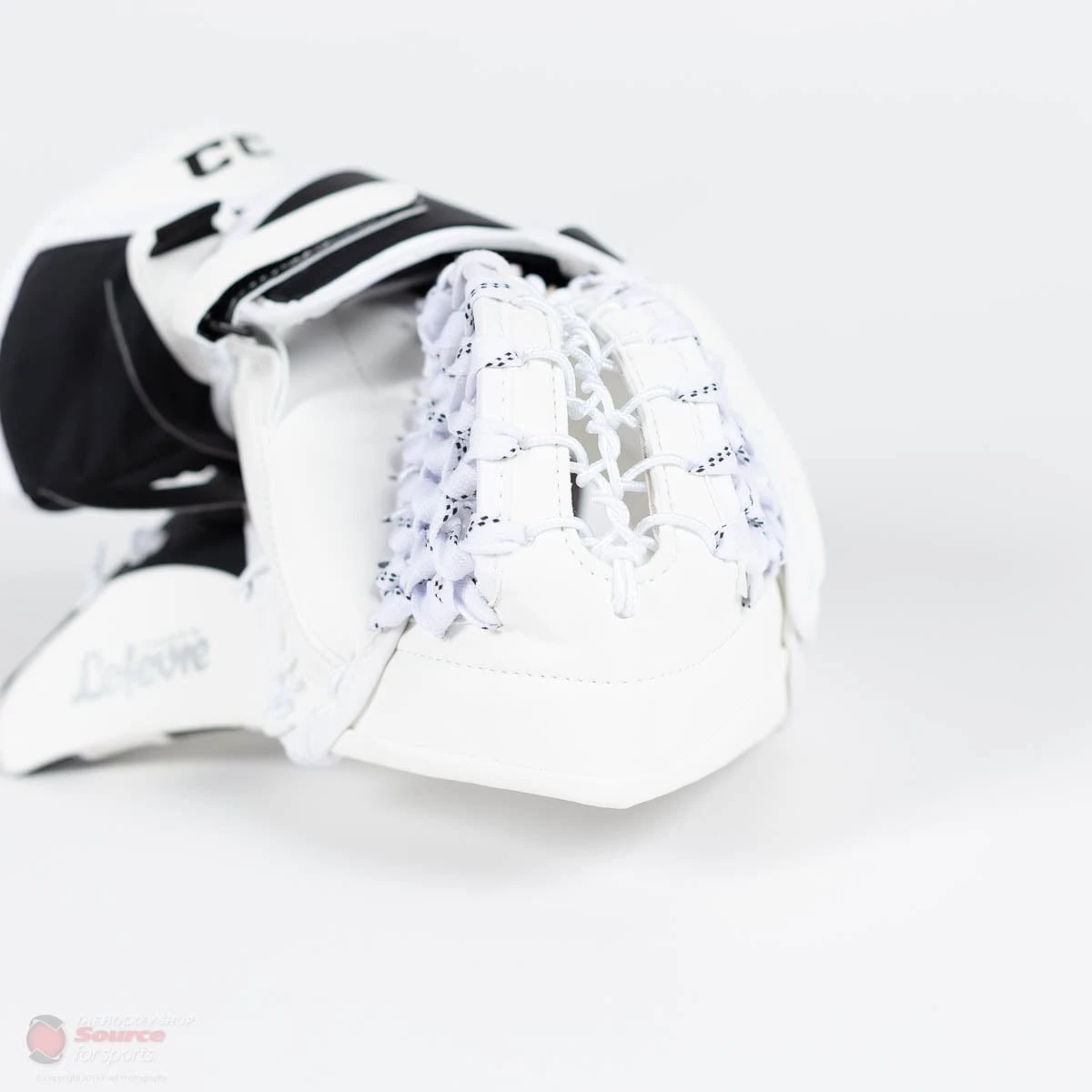 CCM Premier P2.5 Junior Goalie Catcher - Source Exclusive 9 CCM Premier P2.5 Junior Goalie Catcher - Source Exclusive - Image 7