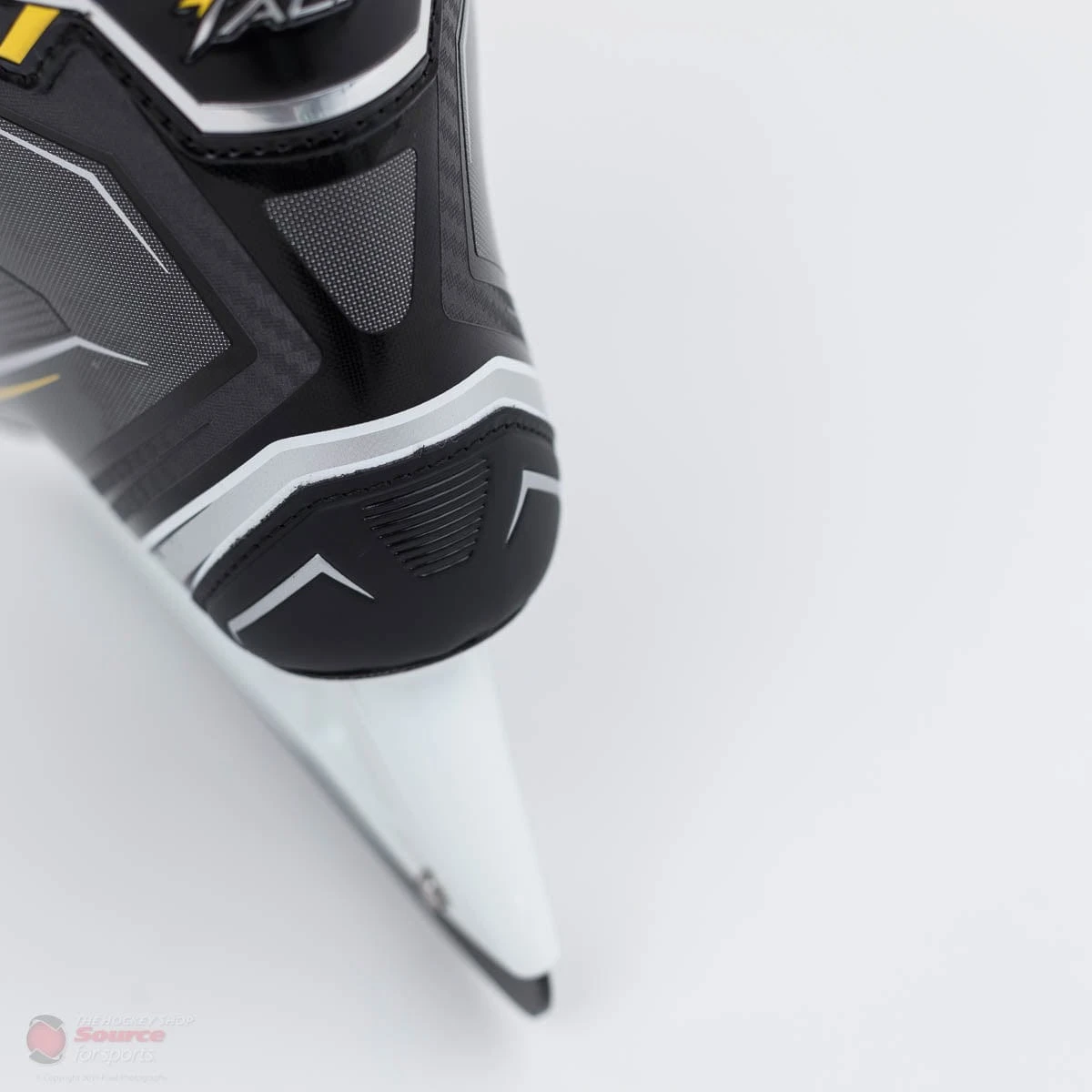 CCM Tacks 9090 Senior Hockey Skates 8 CCM Tacks 9090 Senior Hockey Skates - Image 6