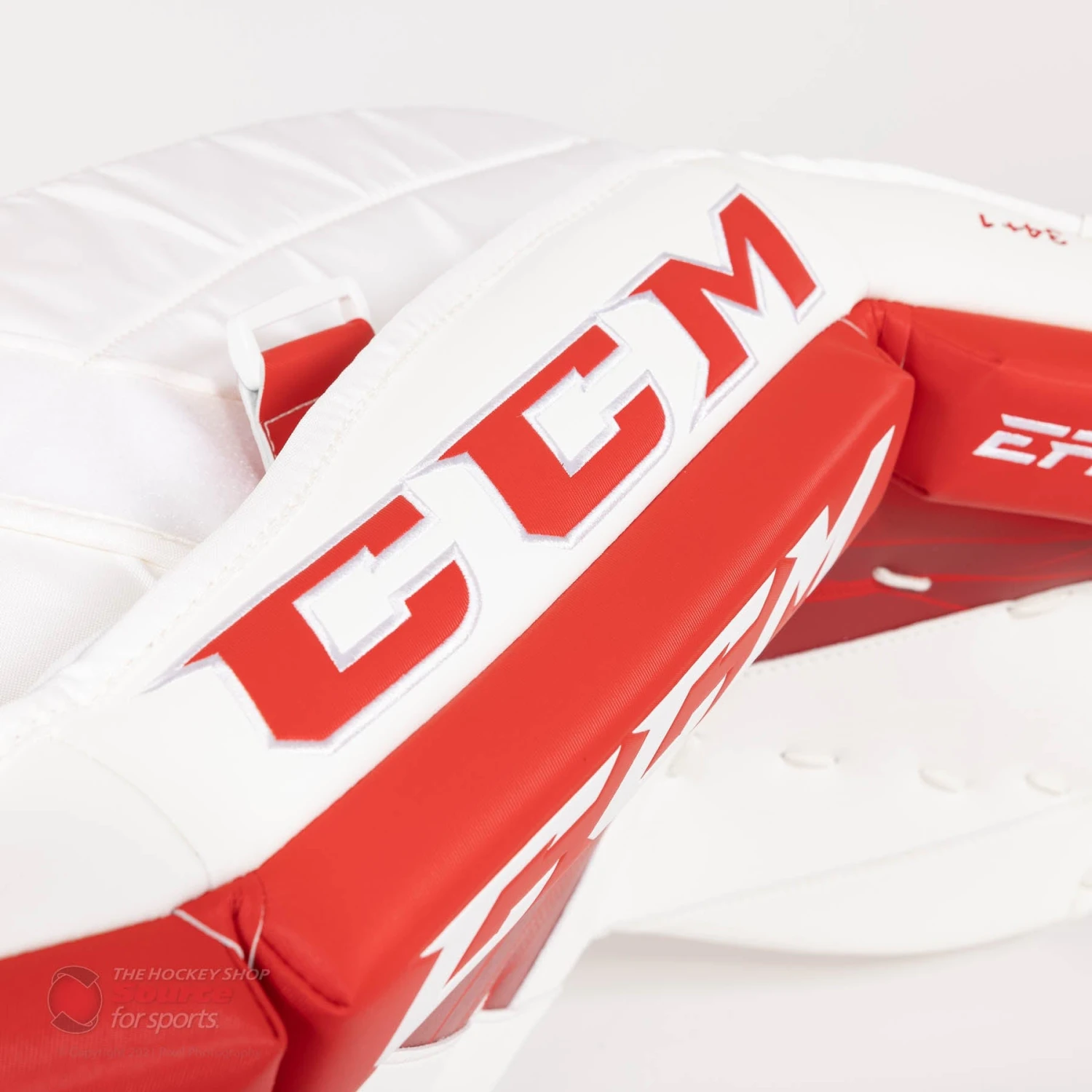 CCM Extreme Flex 5 Senior Goalie Leg Pads 9 CCM Extreme Flex 5 Senior Goalie Leg Pads - Image 7
