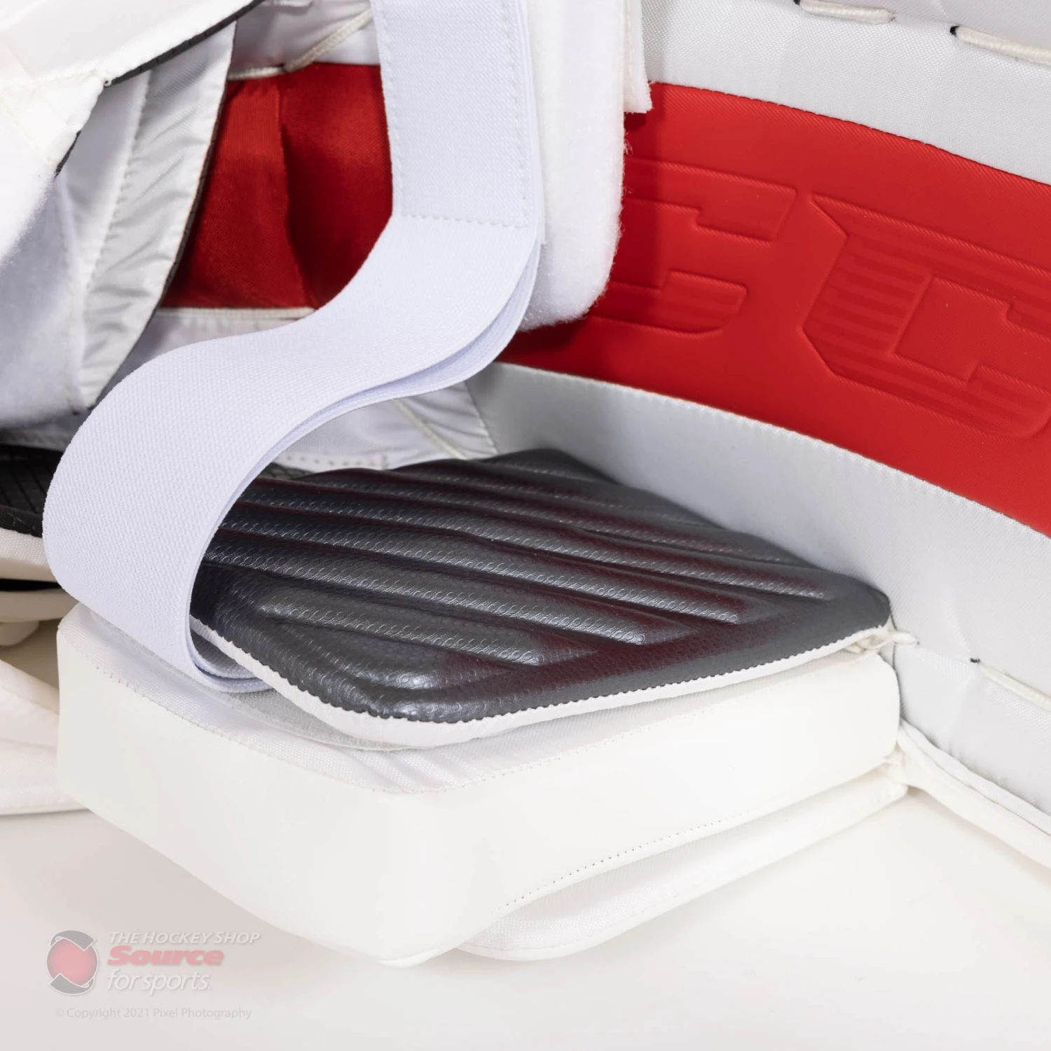 CCM Extreme Flex 5 Senior Goalie Leg Pads 13 CCM Extreme Flex 5 Senior Goalie Leg Pads - Image 11