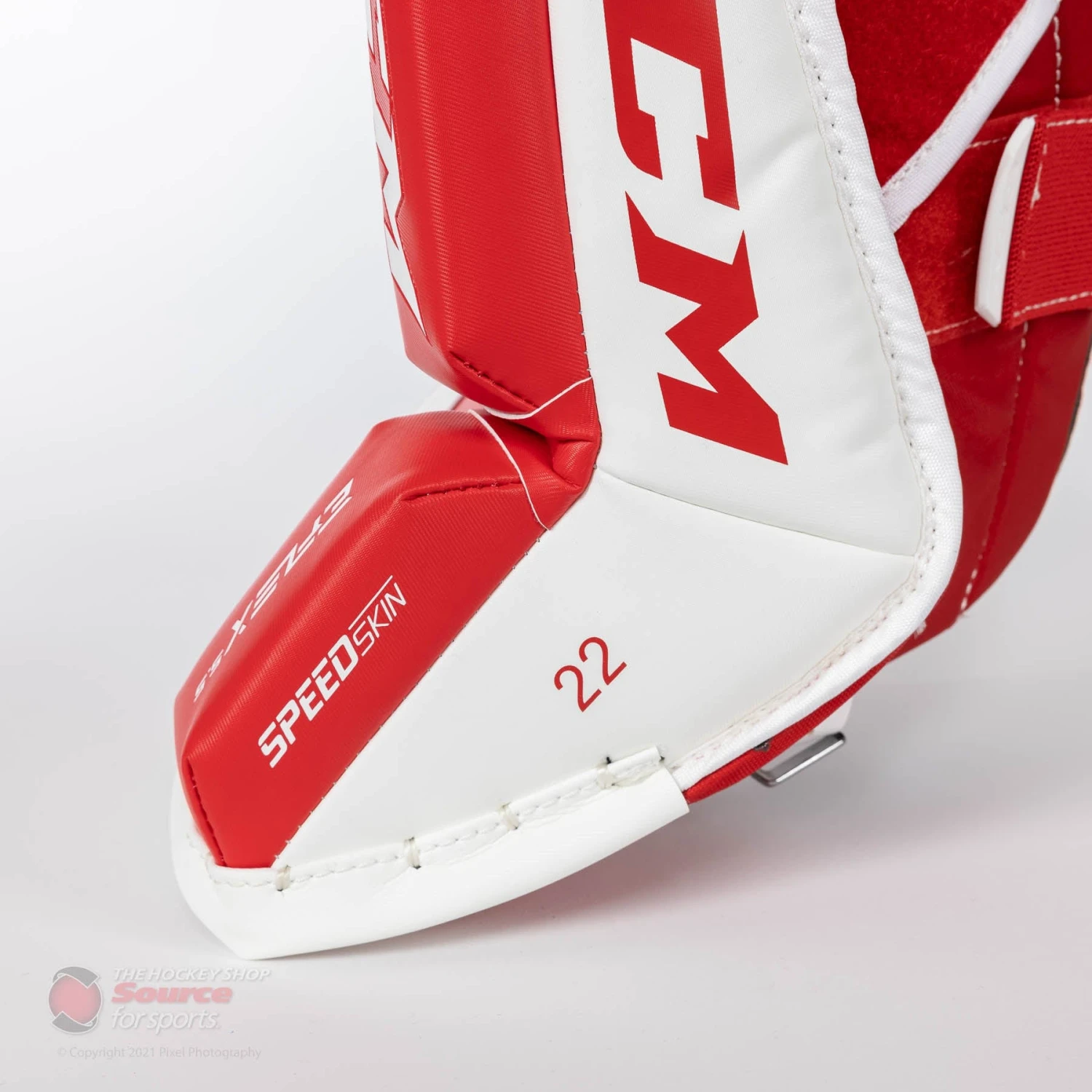 CCM Extreme Flex E5.5 Youth Goalie Leg Pads 8 CCM Extreme Flex E5.5 Youth Goalie Leg Pads - Image 6