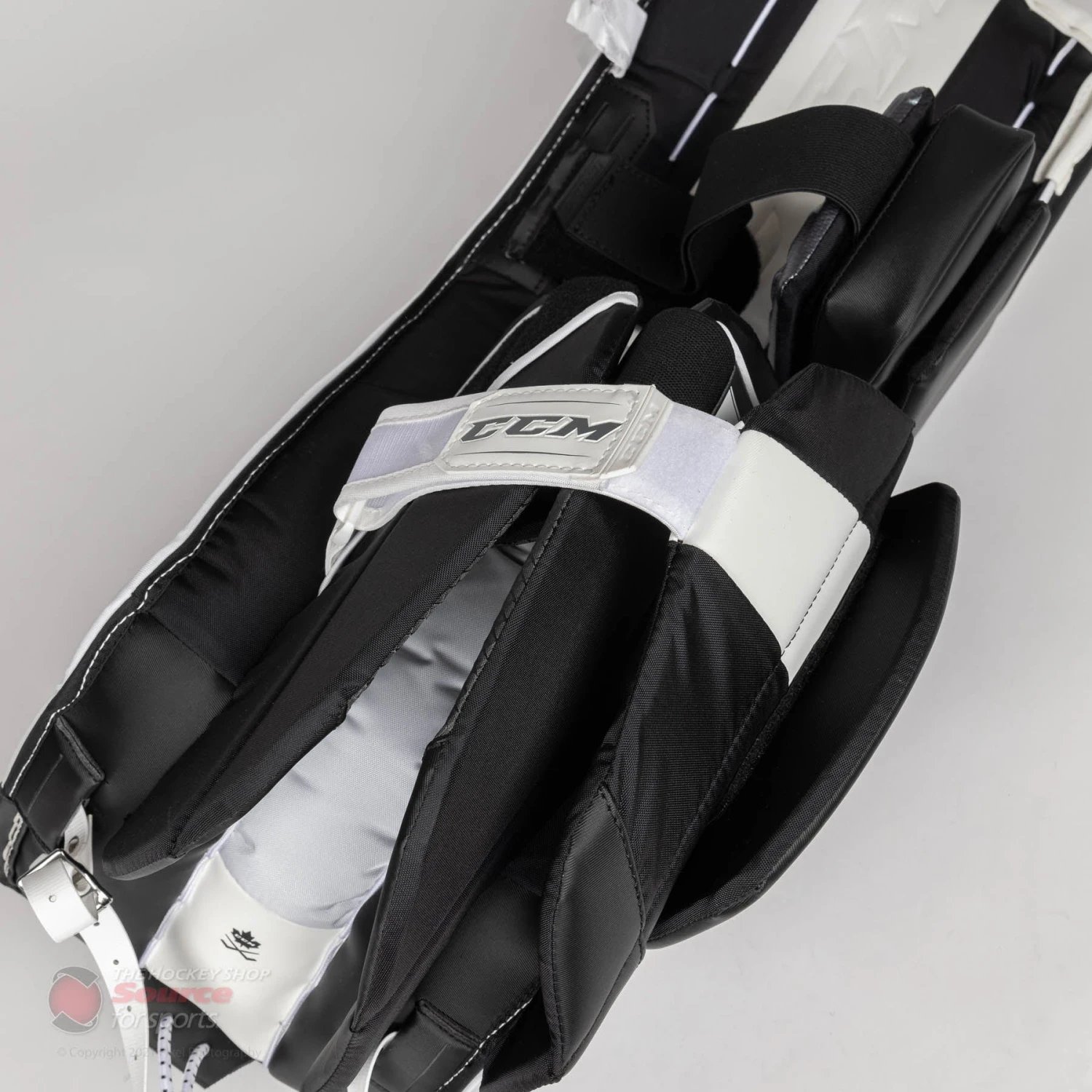 CCM Extreme Flex E5.9 Intermediate Goalie Leg Pads - Source Exclusive 15 CCM Extreme Flex E5.9 Intermediate Goalie Leg Pads - Source Exclusive - Image 13