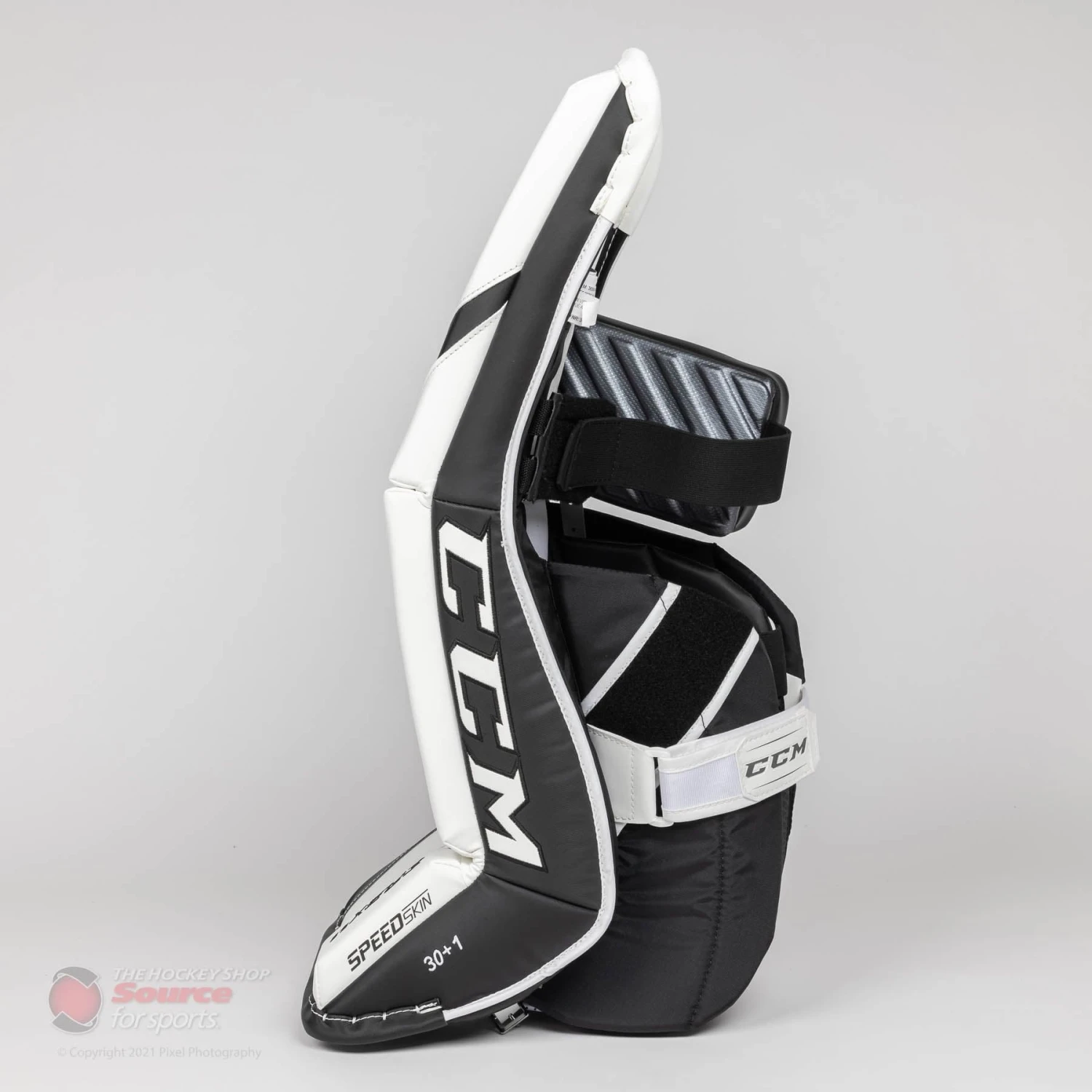CCM Extreme Flex E5.9 Intermediate Goalie Leg Pads - Source Exclusive 5 CCM Extreme Flex E5.9 Intermediate Goalie Leg Pads - Source Exclusive - Image 3