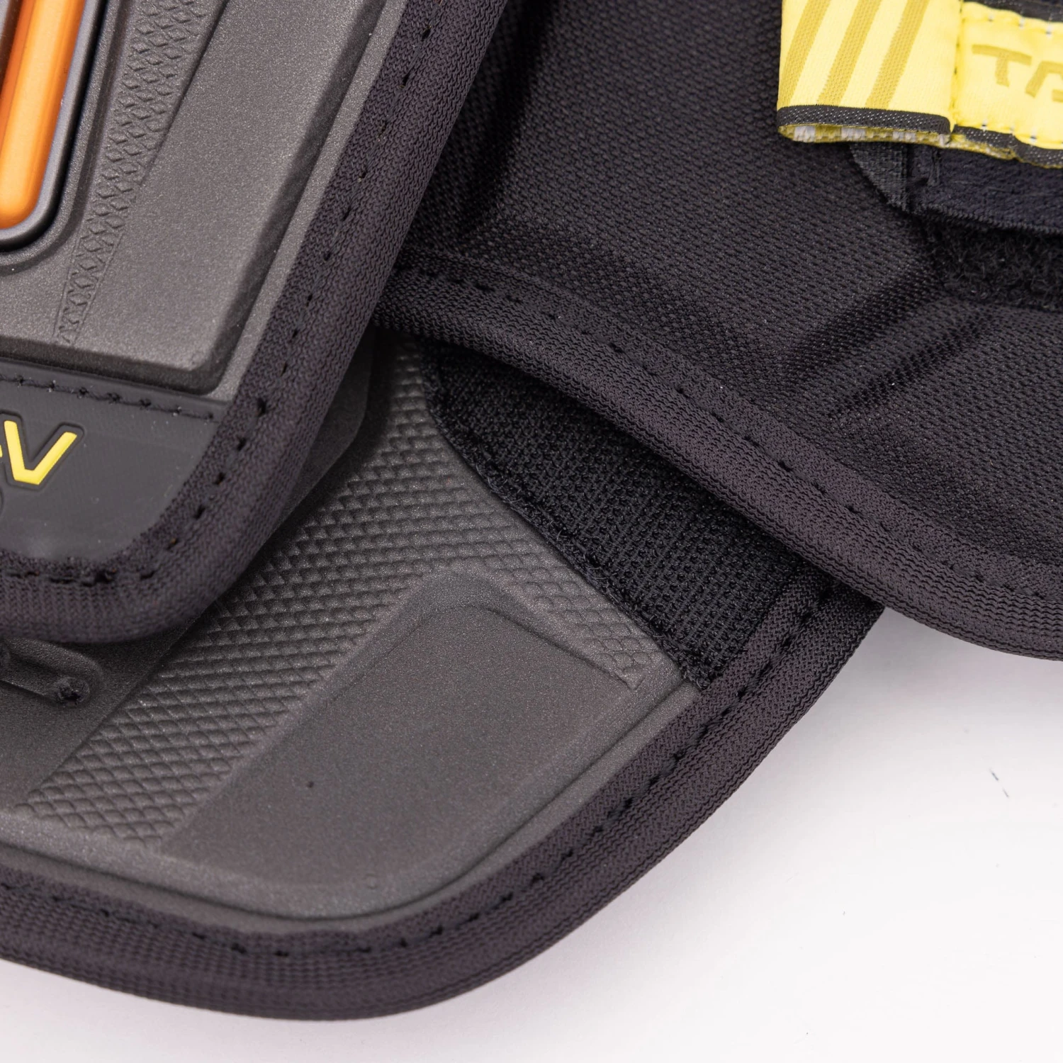 CCM Tacks AS-V Pro Junior Hockey Shoulder Pads 15 CCM Tacks AS-V Pro Junior Hockey Shoulder Pads - Image 13