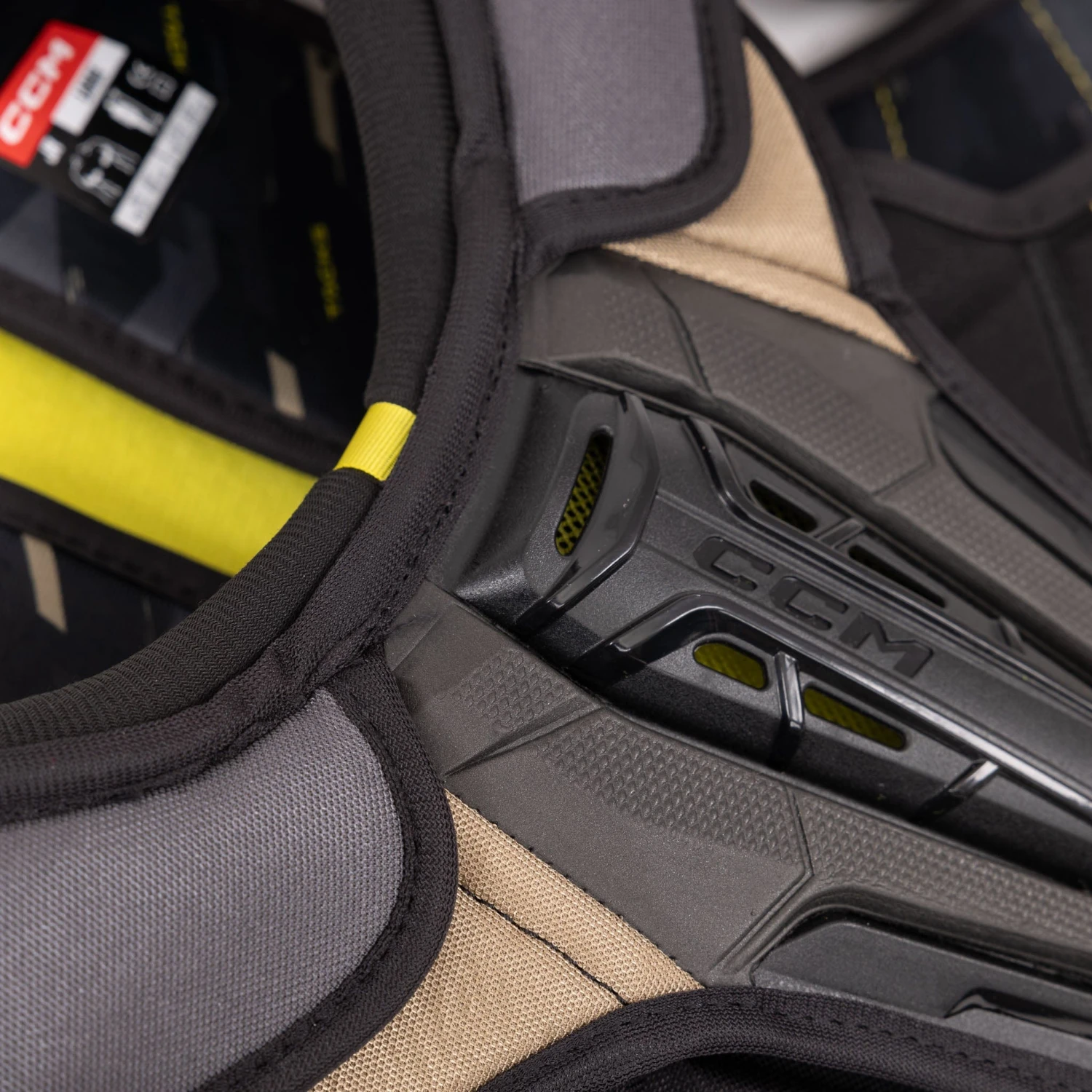 CCM Tacks AS580 Junior Hockey Shoulder Pads 12 CCM Tacks AS580 Junior Hockey Shoulder Pads - Image 10