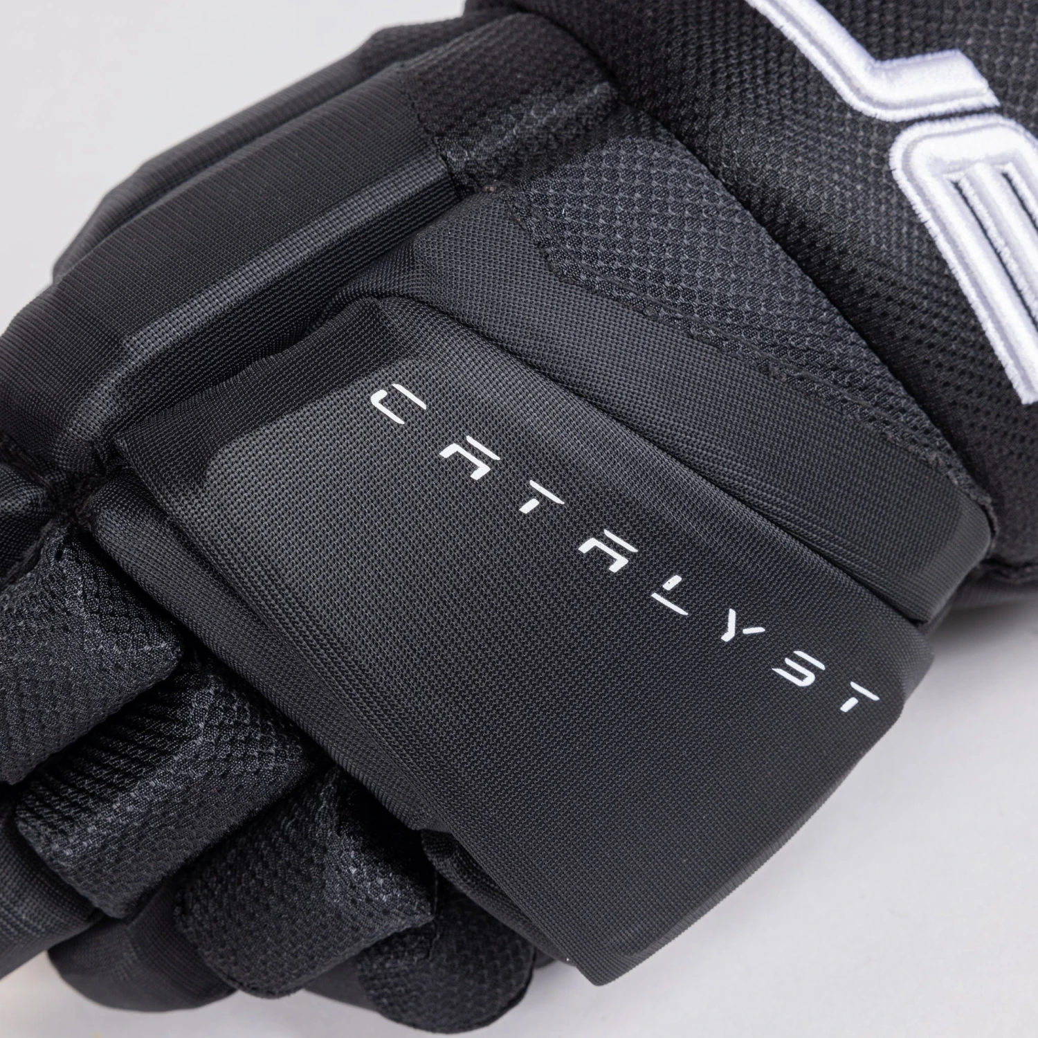 TRUE Catalyst Pro Stock Senior Hockey Glove - New York Rangers 9 TRUE Catalyst Pro Stock Senior Hockey Glove - New York Rangers - Image 7