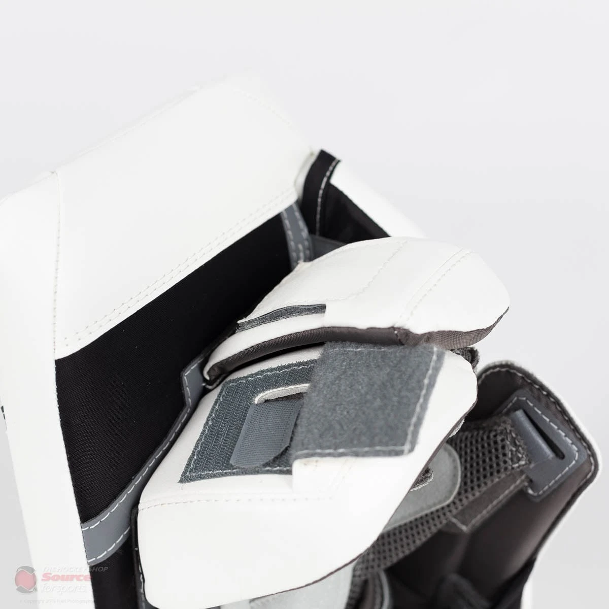 Warrior Ritual G4 Intermediate Goalie Blocker 9 Warrior Ritual G4 Intermediate Goalie Blocker - Image 7